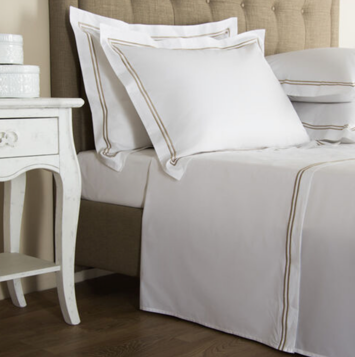 http://www.thesuitemindset.com/cdn/shop/products/HotelClassicCollectionSheetSet-Side-White_Khaki_1200x1200.png?v=1625073817