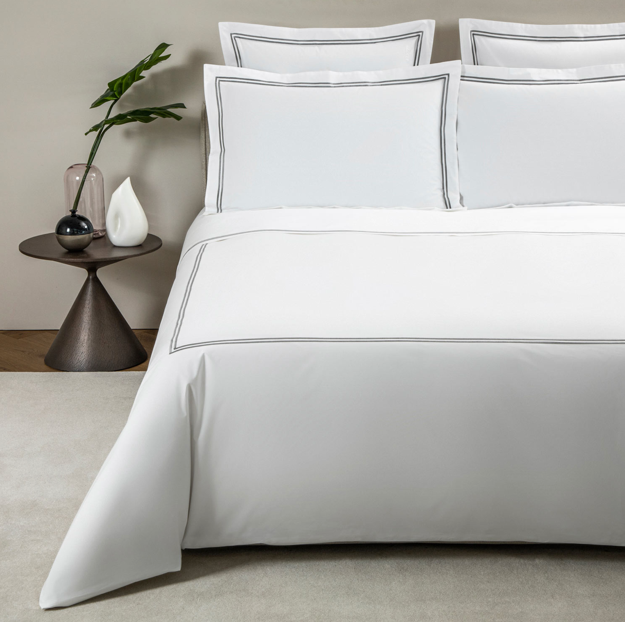 https://www.thesuitemindset.com/cdn/shop/products/HotelClassicCollectionSheetSet-DuvetCover-White_Grey.png?v=1625072926